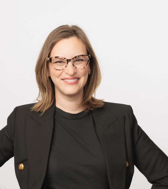 Claire Grusin headshot